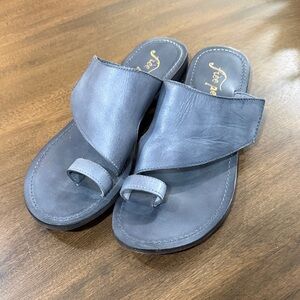Free People size 8 Charcoal Leather Slides
